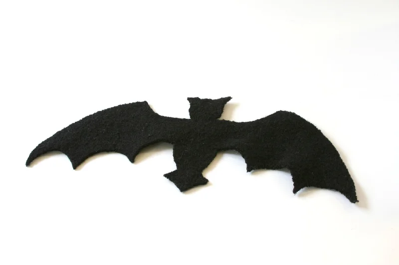 - Dog anti-slip matFelted Halloween Bat Pattern (Knit)