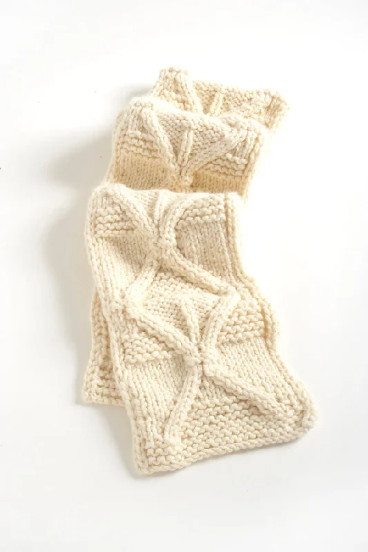  -Anti-scratch scratching board AND cat bed in oneDiane Scarf (Knit)