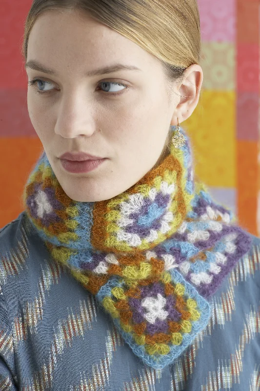  -Anti-scratch scratching board AND cat bed in oneFeatherweight Granny Scarf (Crochet)