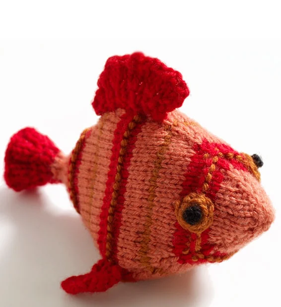 - Remote interactive pet feederFrida the Fish Pattern (Knit)