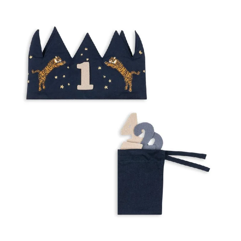 - Cat nail clippers with LED lightsKonges Sløjd Birthday Crown | Tiger