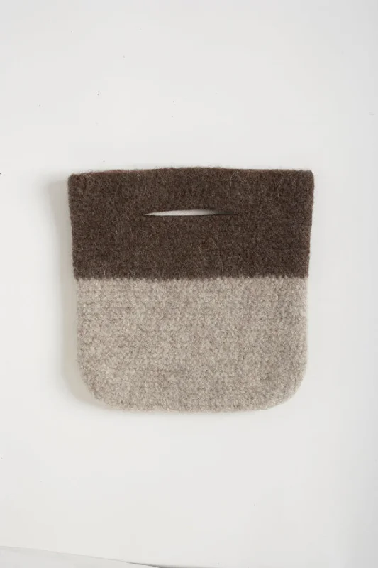 - Rabbit grass rack to prevent waste food boxSeattle Bag (Knit-Crochet)
