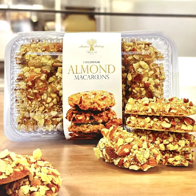 - Pet stroller can be taken on the planeAROMA ALMOND MACAROONS PC
